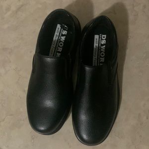 Black Deer Stags Mens Slip on Work Shoes